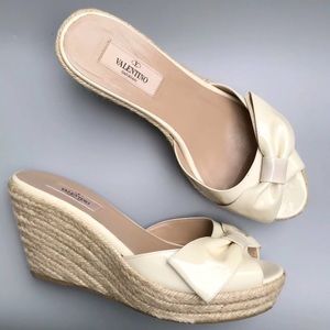 Valentino Garavani EU 39 US 9 Cream Wedge Sandals